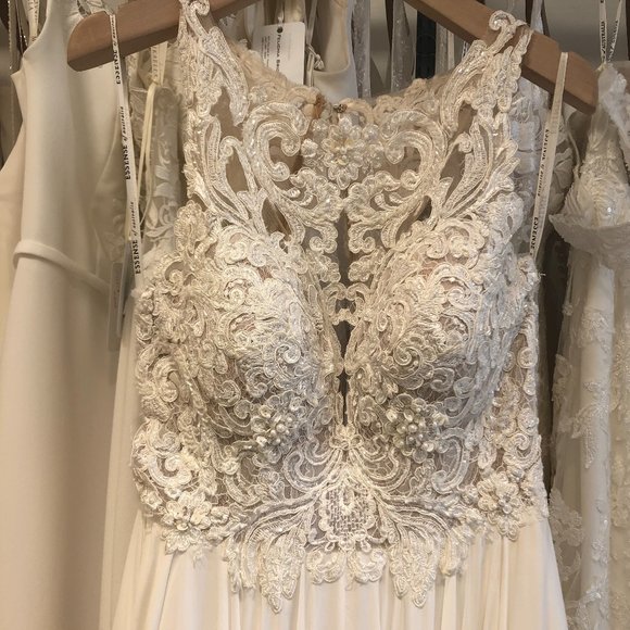 Lace and crepe chiffon, deep sweetheart neckline, ivory - Picture 2 of 6